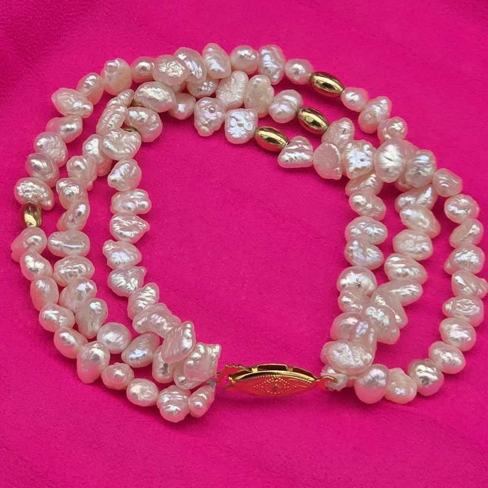 Elegant Rice Pearl Bracelet with Gold Accents